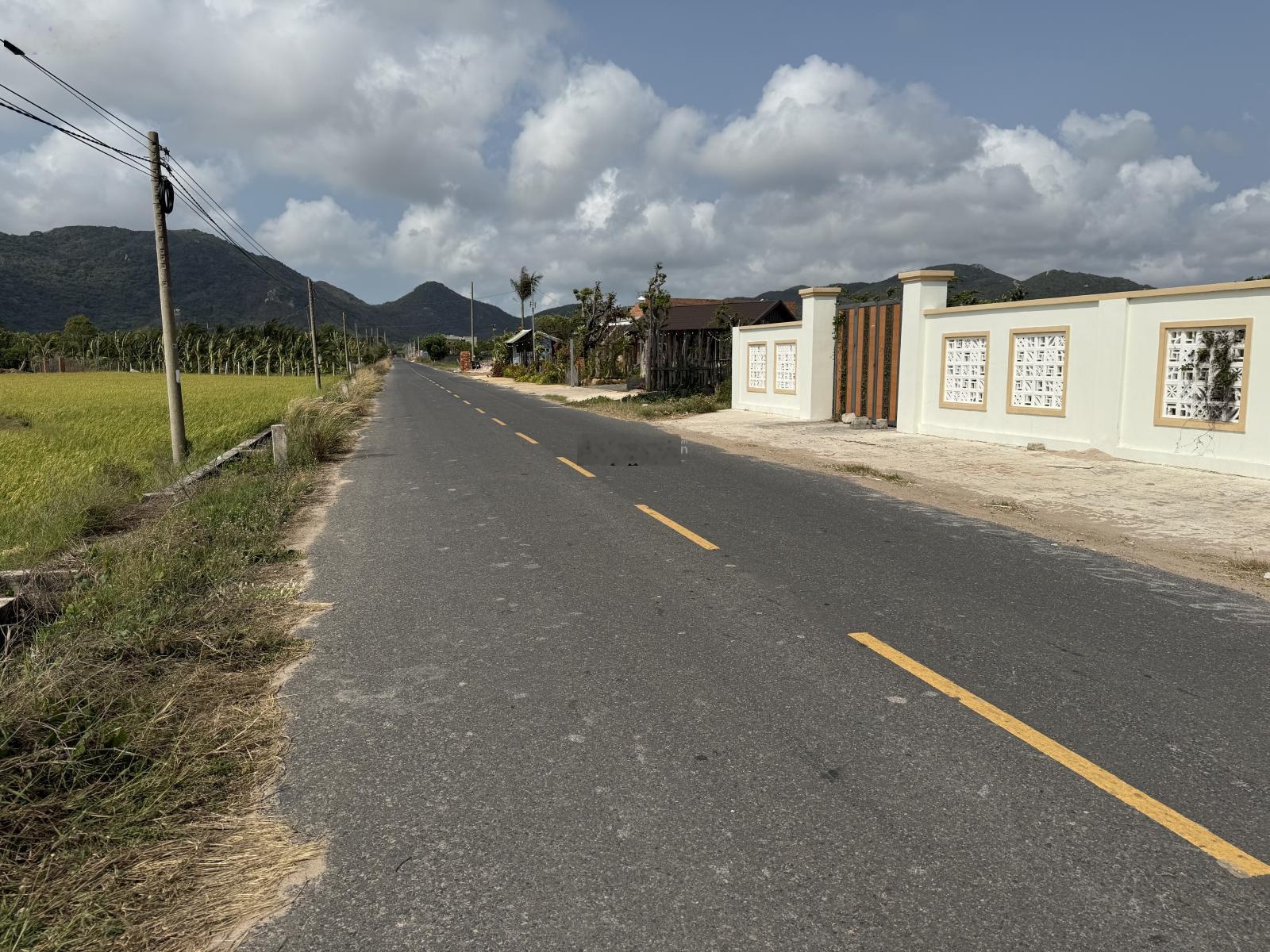 Cách biển 3km view núi minh đạm gần hồ sở bông - khu cánh đồng gió phước hải. tp hcm