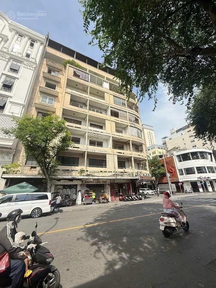 Toà nhà góc 2 mặt tiền hai bà trưng với đông du -quận 1
