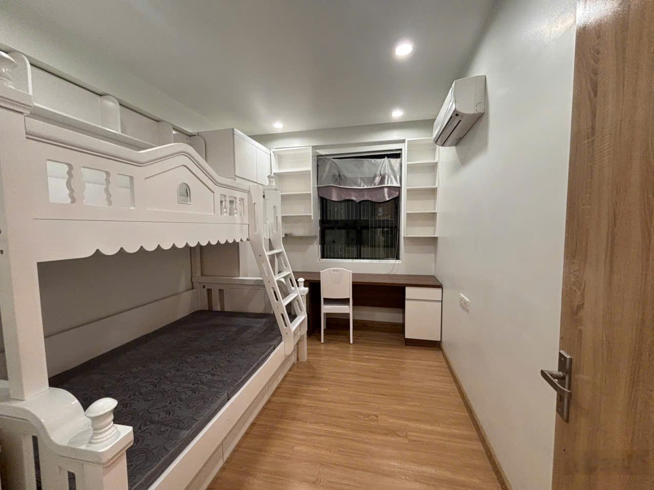Bán căn hộ 2 phòng ngủ 73m2 giá 6.6 tỷ full nội thất đẹp ở ngay, toà B14 Kim Liên, 0982281144