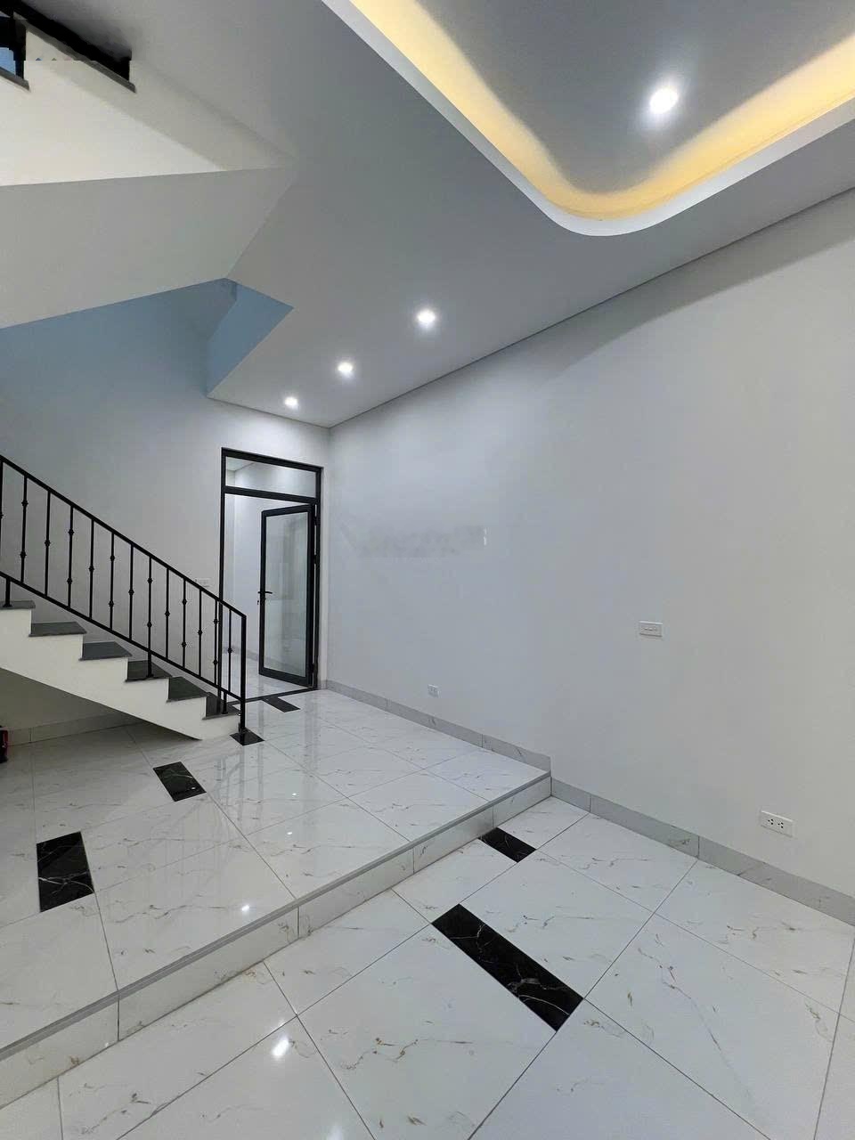 Cần tiền Thanh Khoản Gấp căn Thời Đại 60m , HT 2 tầng , 9tỷ rẻ nhất TT Hướng Đông Nam thoáng má