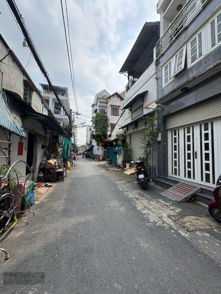 7 tỷ hơn Trịnh Đình Trọng, Khuông Việt, Âu Cơ, Lạc Long Quân, Hẻm xe hơi, 68m2, 3 tầng