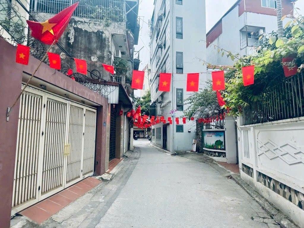 Bán mảnh đất phố Thạch Bàn Ô Tô Lô Góc DT40m2 mt4m giá 7.5 tỷ