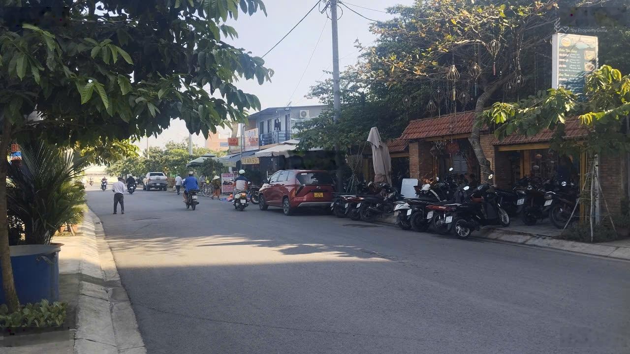 Bán nhà mt ngay võ văn kiệt - có 12 phòng trọ / 30tr/ tháng.310m2 -35 tỷ tl. lh : 0394000103 oanh