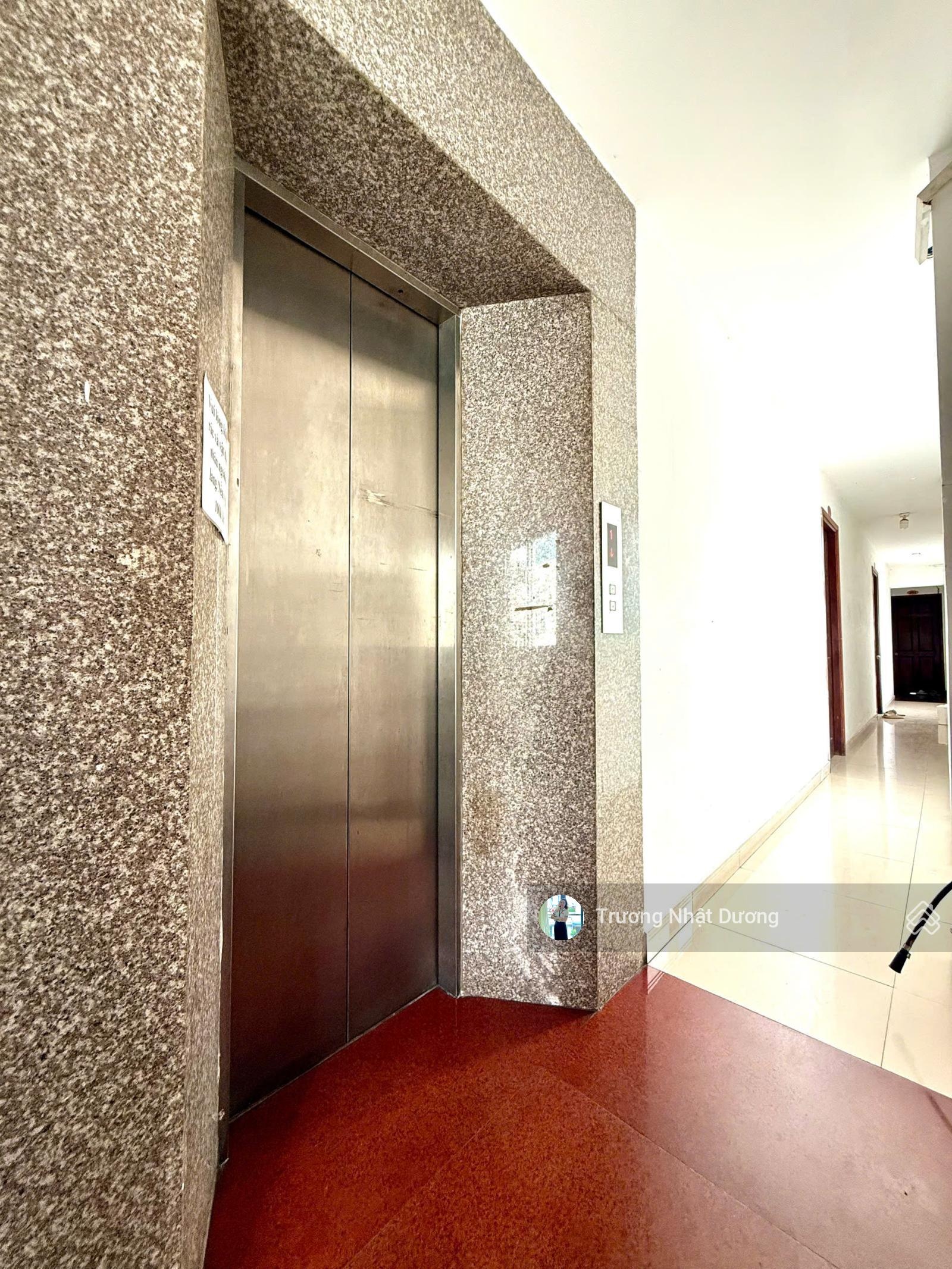 Phòng cho thuê cao cấp, full nội thất có cửa sổ lớn siêu thoáng sáng đường Trần Xuân Soạn Quận 7