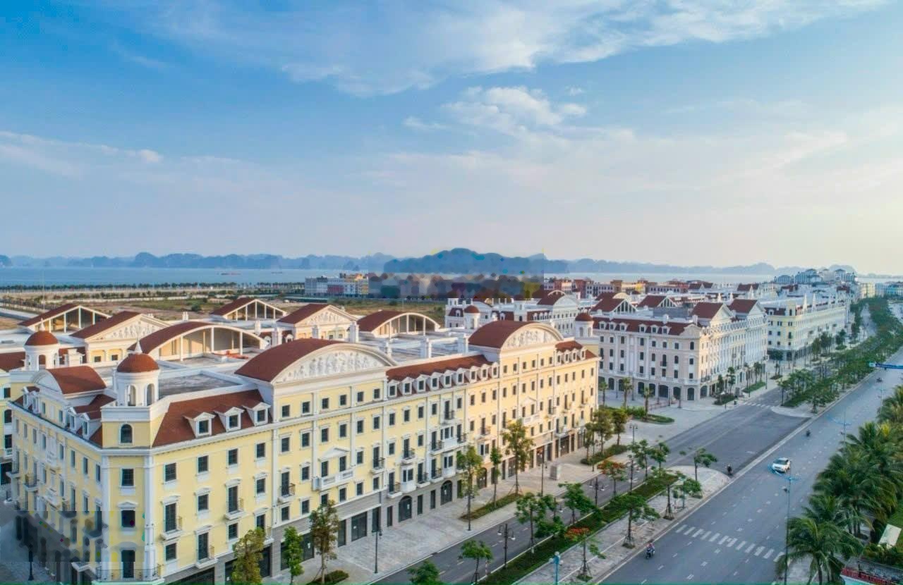 Bán KS mini 35 phòng tại trung tâm Sun Bãi Cháy, gần quảng trường Canaval, view biển
