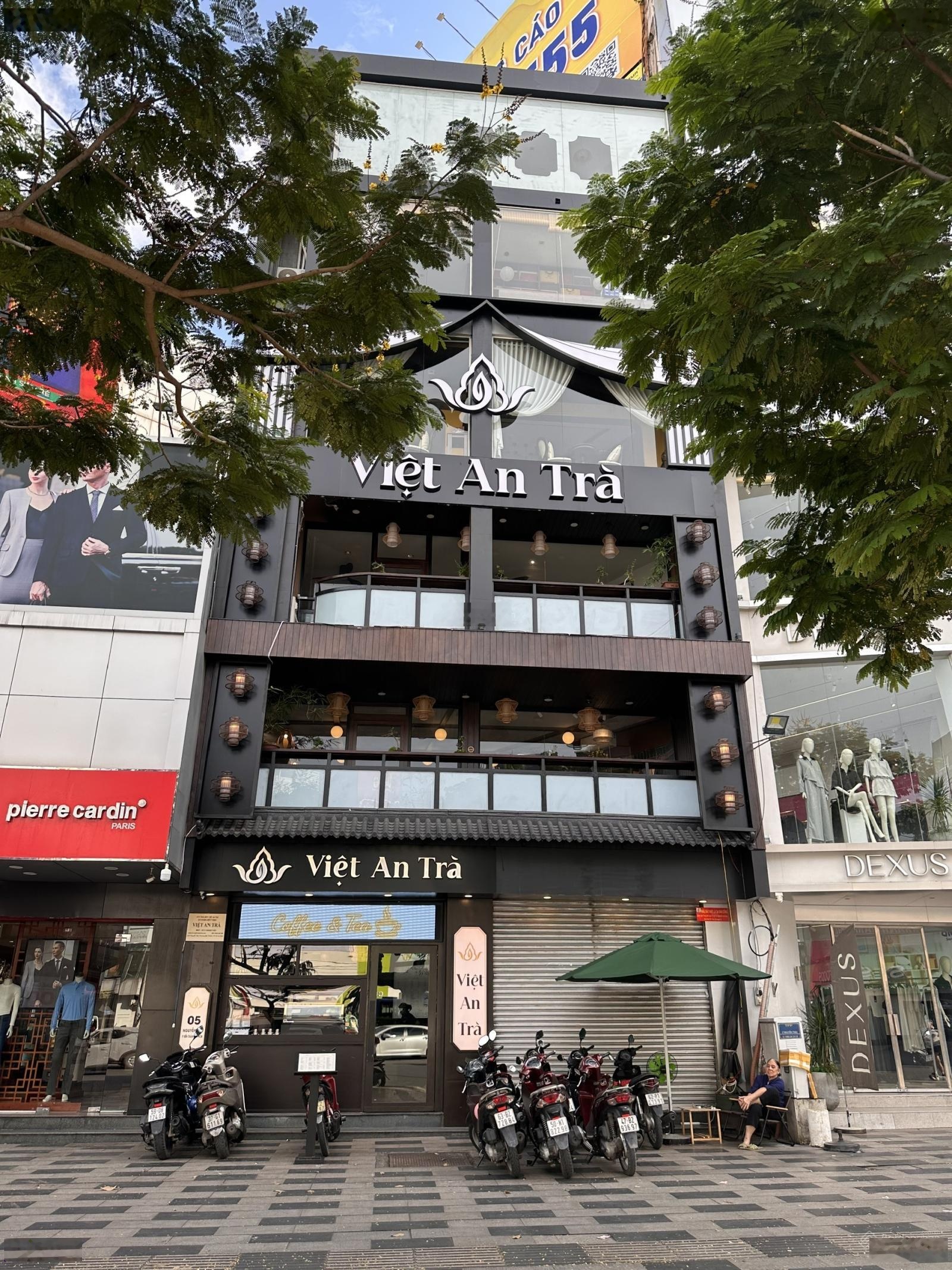 Cho Thuê Nhà Mặt Tiền Nguyễn Trãi, Quận 1 - MT Ngã Sáu Phù Đổng - Ngang 8m Vị Trí Thương Hiệu