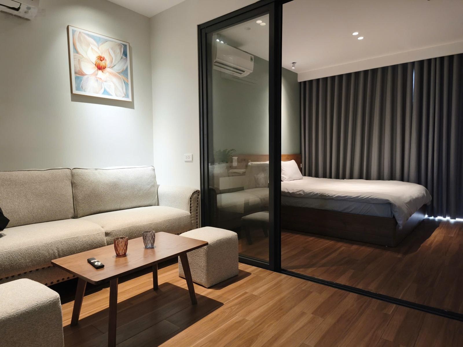 Chính chủ bán nhà ngõ 416 Lạc Long Quân 46.2m2 x 8 tầng đang cho thuê 80tr/tháng