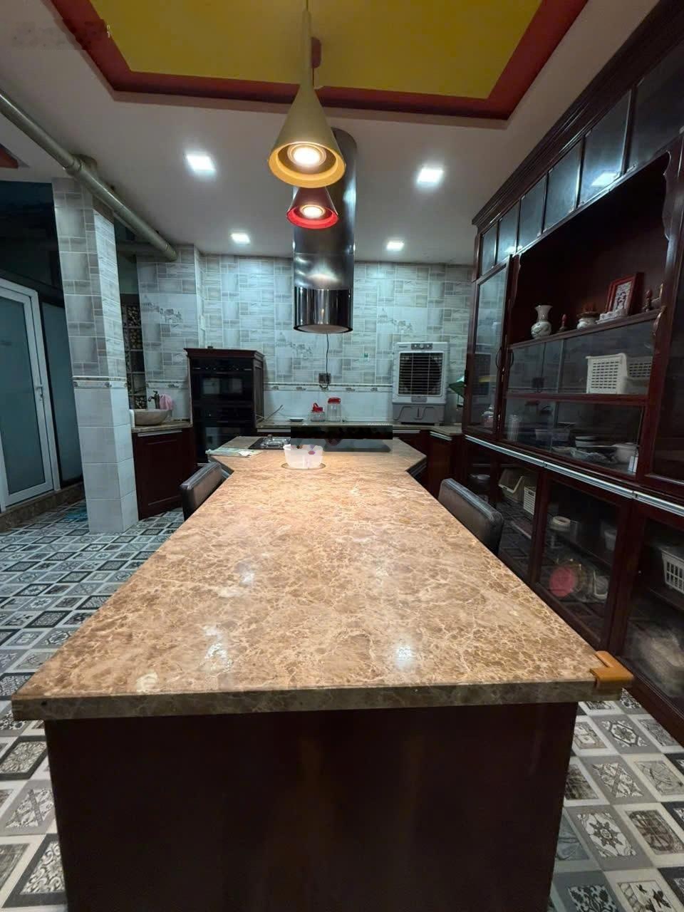 Bán nhà CHDV đường Nguyễn Cửu Vân | 6,2x28m | bán gấp 29 tỷ