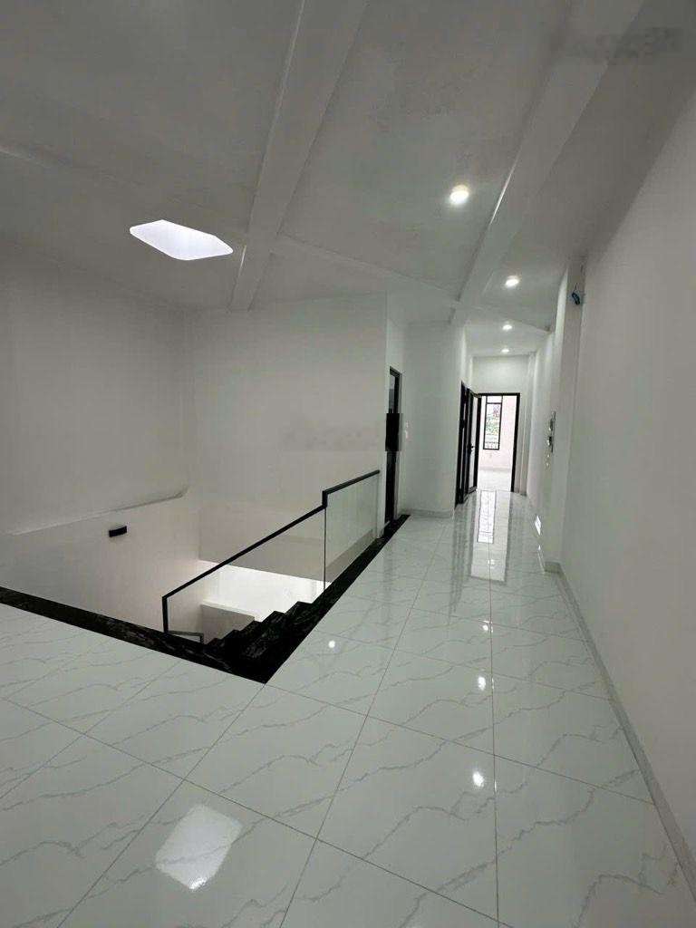 Bình Tân - ngay Siêu thị GO An Lạc - MT Sinco đường 10m - (5.5x28m) 3pn - nhà 3 tầng - Chỉ: 12.2TỶ