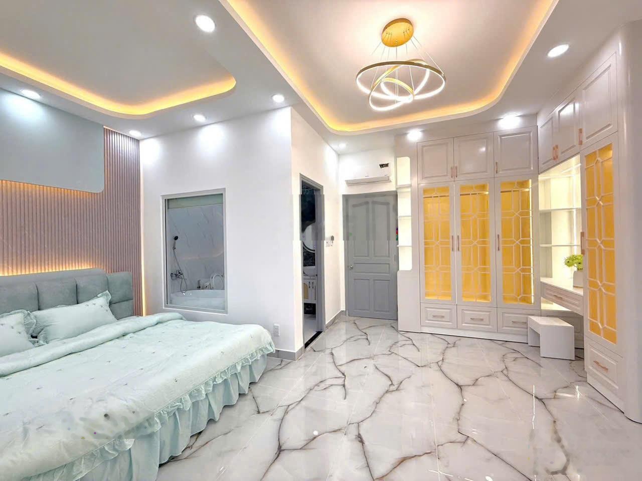 Biệt thự Lê Văn Lương, Nhà Bè; Không gian rộng, 3 tầng, DT 6x23m2, sẵn 6PN, full công năng