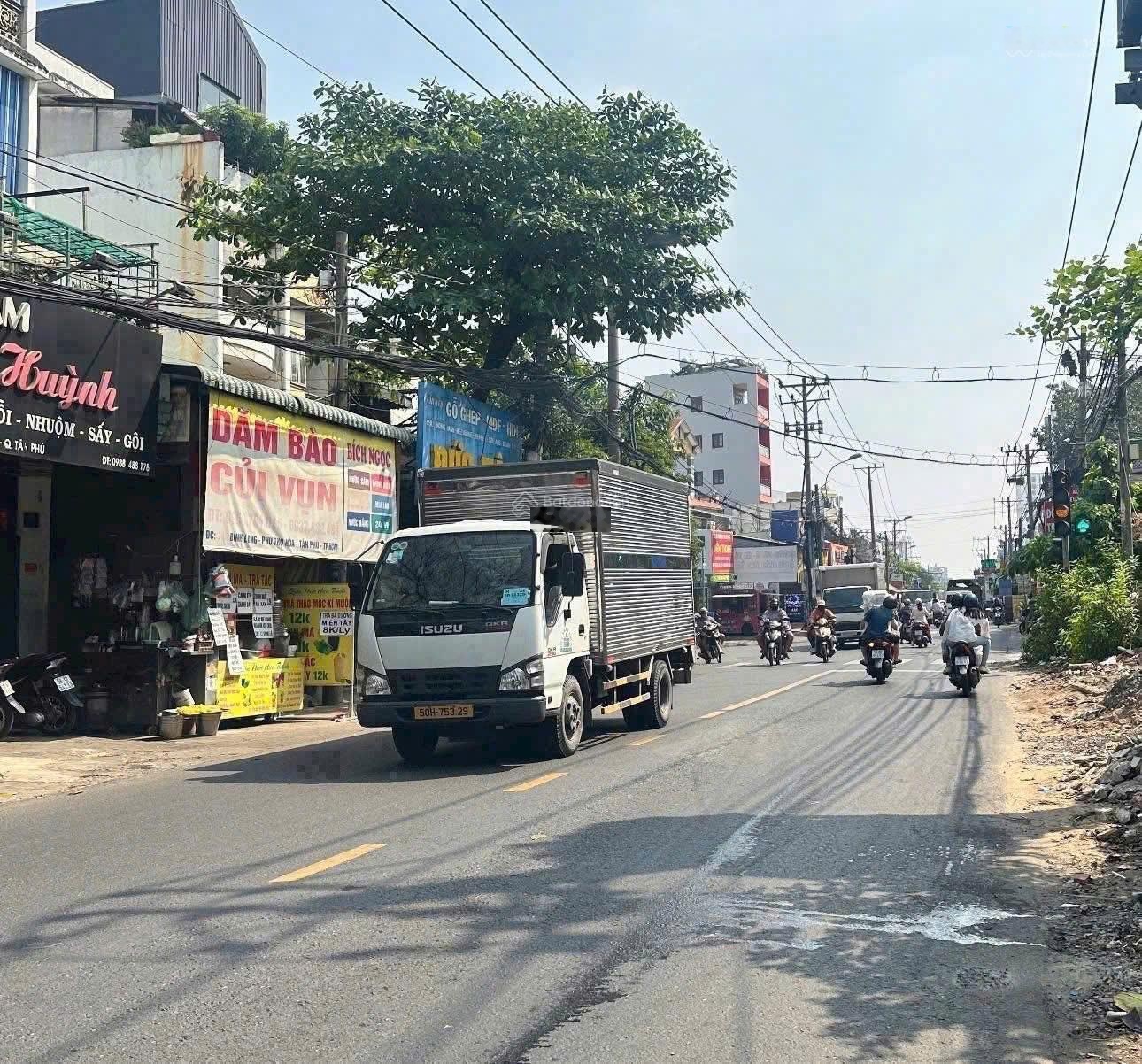 Mặt tiền kinh doanh đỉnh trục bình long, tân phú