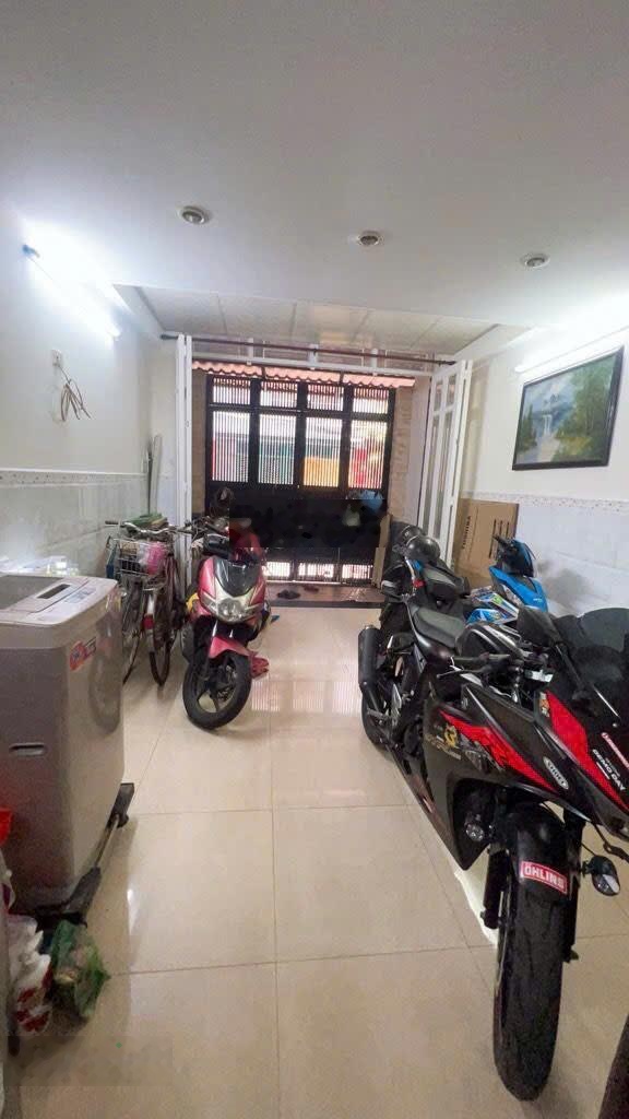 8.Xtỷ - Cao Thắng Quận 3 - DTSD 175m2 - mặt tiền 3.5m - 5 tầng BTCT - khu hẻm bàn cờ vuông vắn
