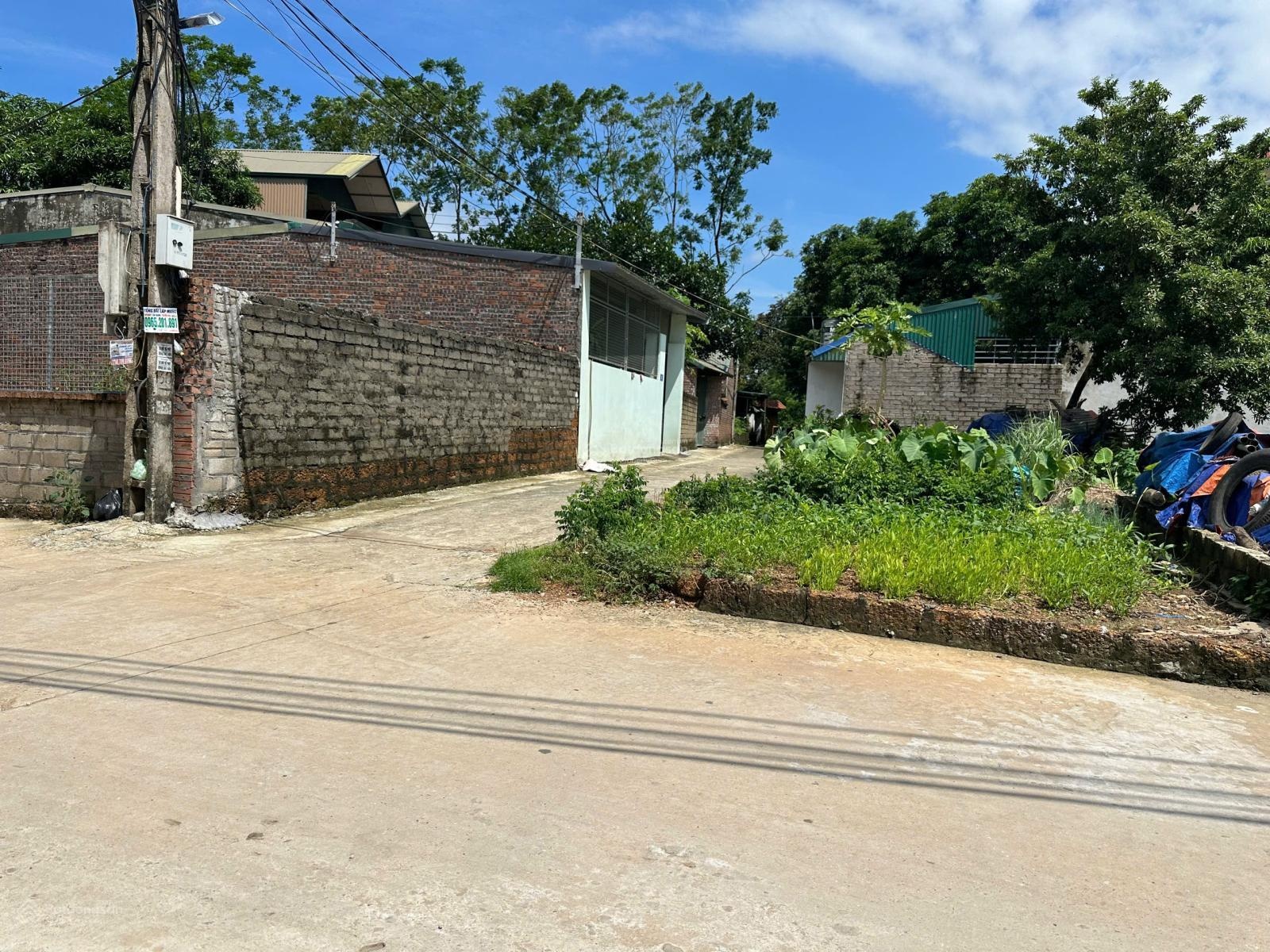 SIÊU HÓT - Cần bán căn góc ĐẸP nhất sát UBND xã Hạ Bằng cách CNC Hòa Lạc 2,5km