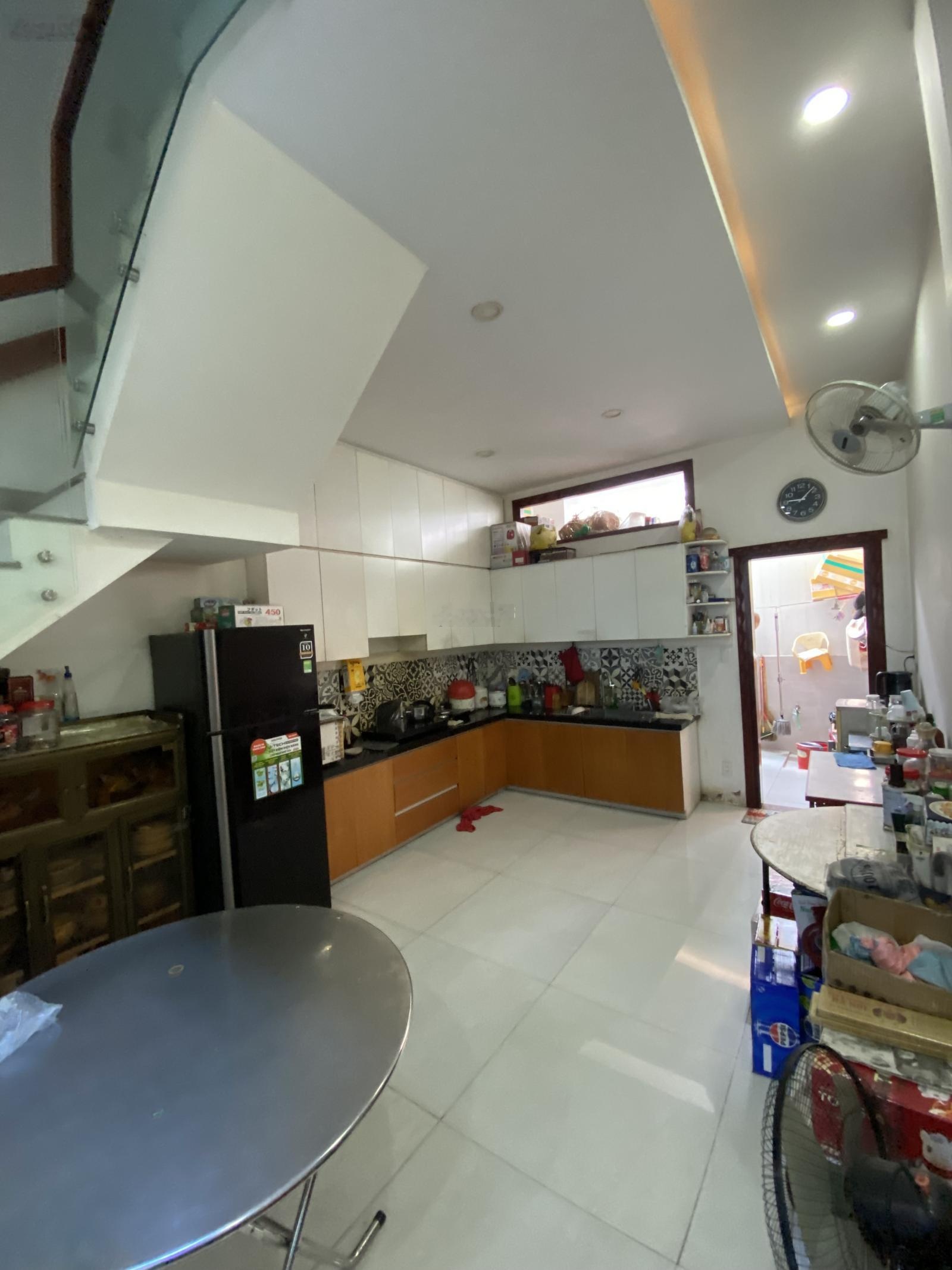 Chính chủ bán nhà Trường Chinh ngay Bảy Hiền 4x11m 3 lầu hẻm xe hơi