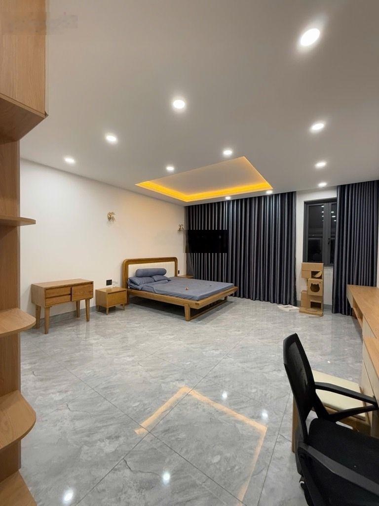 Siêu phẩm mặt tiền Bàu Cát 130m2 - 5 tầng BTCT + thang máy nở hậu tài lộc - sổ đẹp