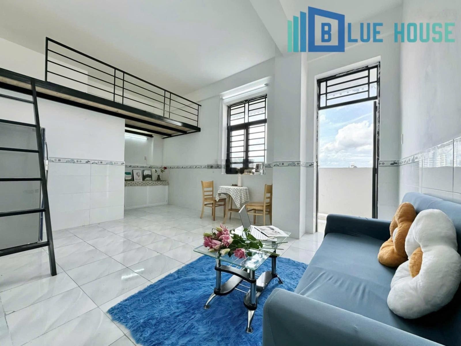 Cho thuê phòng gác ban công 30m2 tân phú