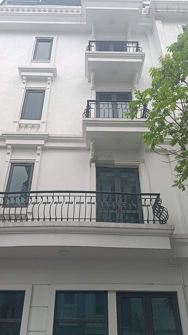 Gấp...Liền kề Kiến Hưng Luxury 69m2 xây mới 5tầng giá 19tỷ ( còn thương lượng )
