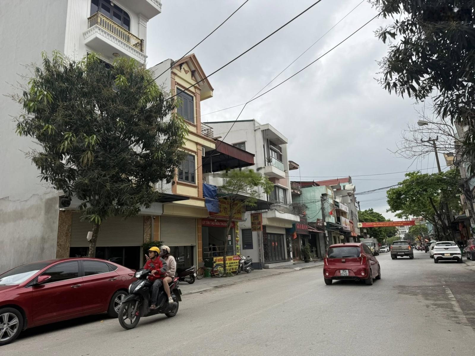 Bán đất mặt đường Xuân Thành gần phố cổ Hoa Lư Ninh Bình , DT 290m2, mặt tiền 9.3m- LH 0987528220