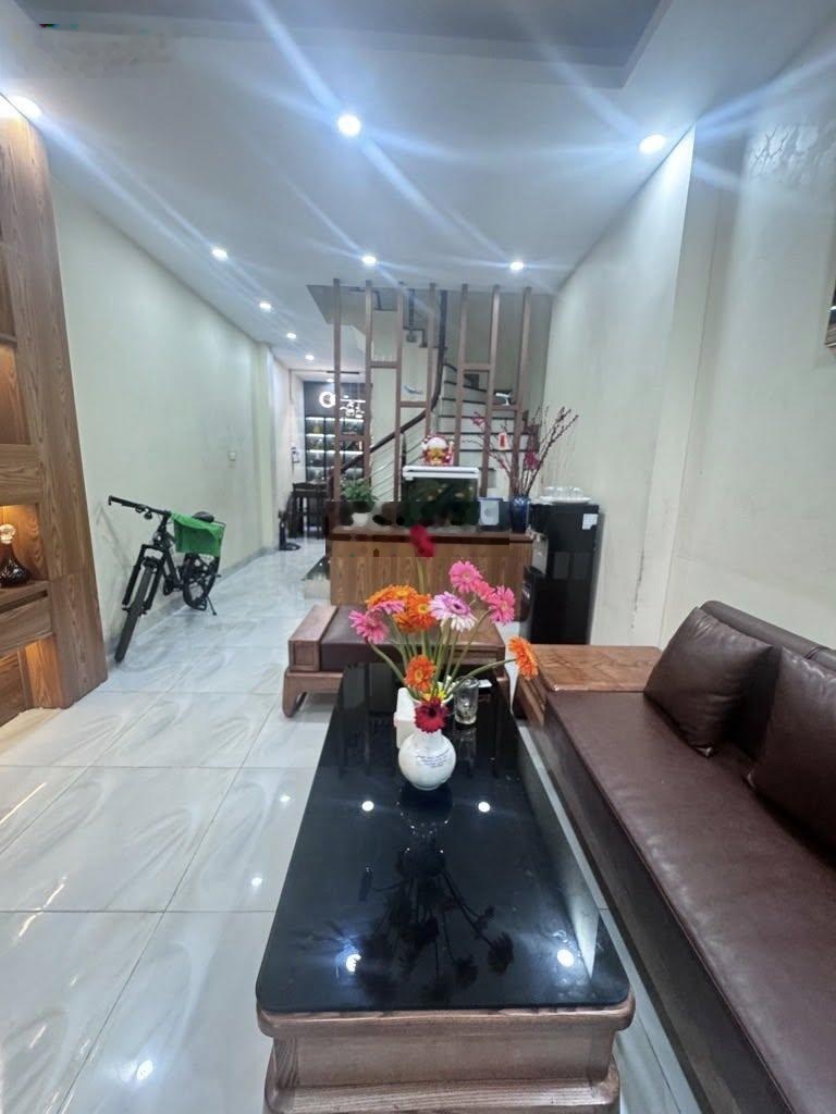 Lô góc, ba gác tránh, ngõ thông 30m ra MP, DT 38m2*5T, MT 3,6m, Chào 10.6 tỷ
