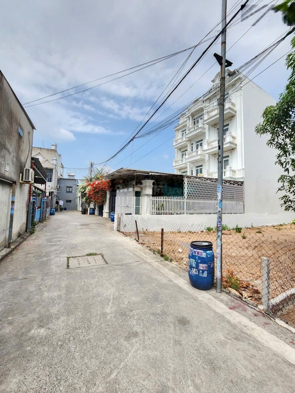 Bán đất 5,1 tỷ gần đường Võ Thị Sáu P.Đông Hòa Tp.Dĩ An. DT 181,8m2, 7,5x26m