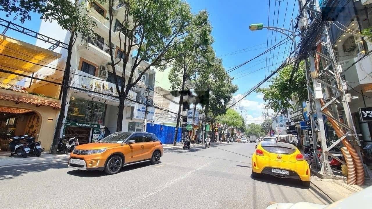 Bán nhà 3 tầng mặt tiền nguyễn thị minh khai nha trang vị trí đẹp ngang 3.77m