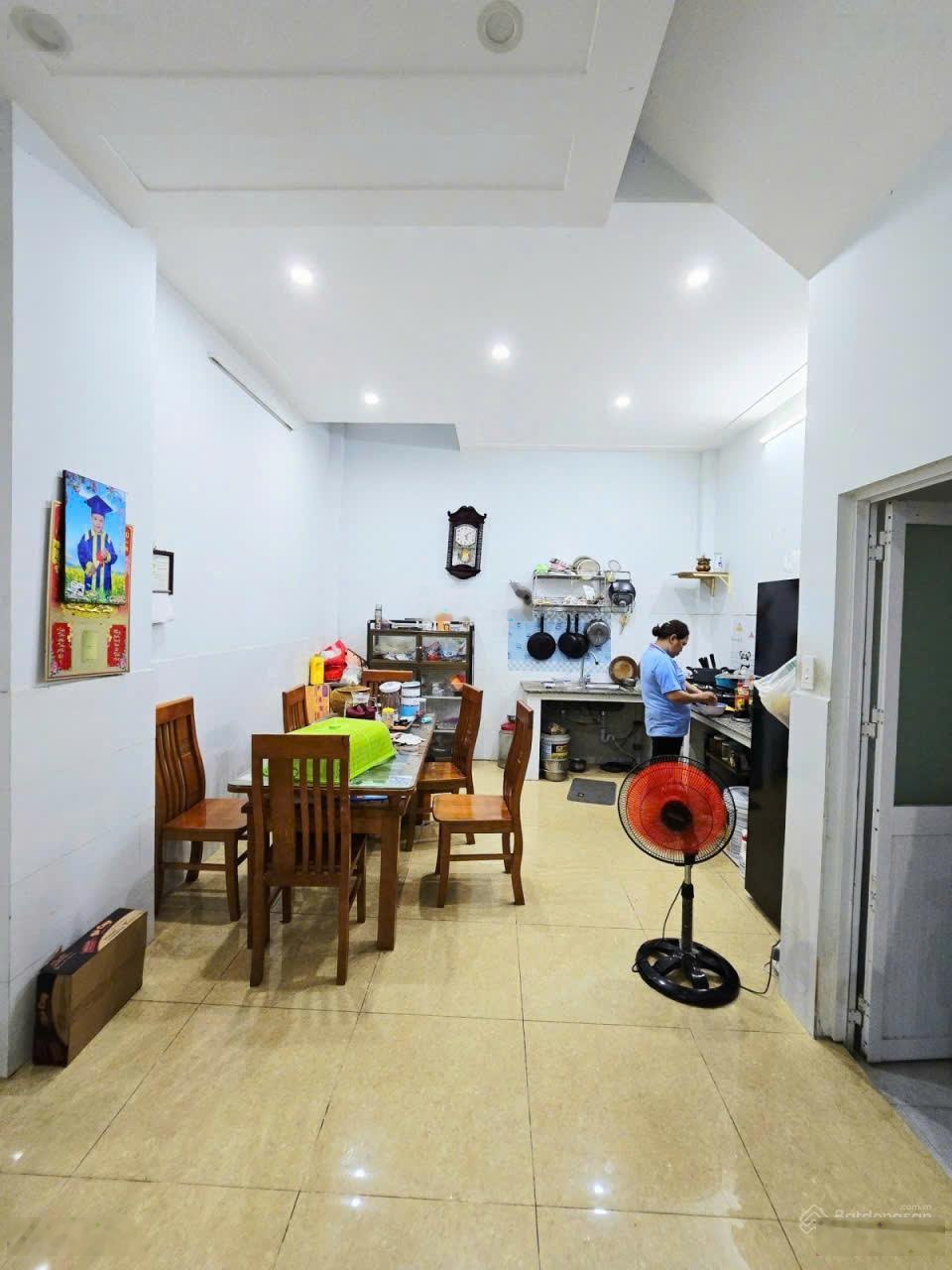 Bán nhà võ văn hát, long trườn, quận 9, 51m2, 3 tầng, hoàn công đủ, đường ô tô 6m, gần chợ lò lu.