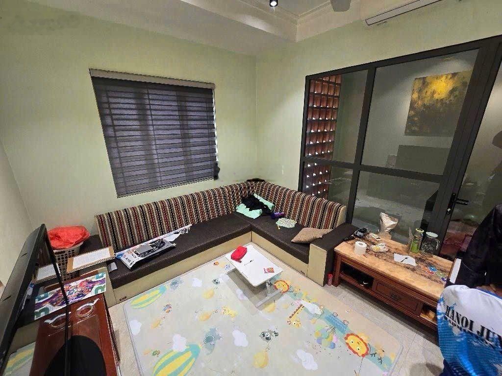 Siêu phẩm Phú Thượng, gara ô tô 2 thoáng, gần hồ tây. DT75m2 x 3 tầng, mt5.6m. Ô tô 7 chỗ và nhà