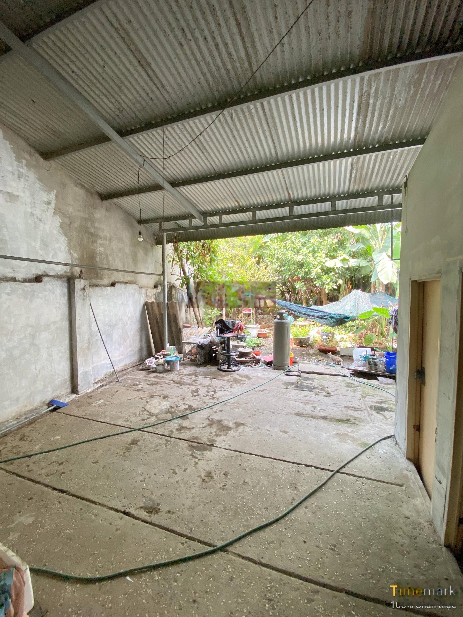 NHÀ SÂN VƯỞN 300M2 Phù hợp ở kinh doanh gần chợ trường học