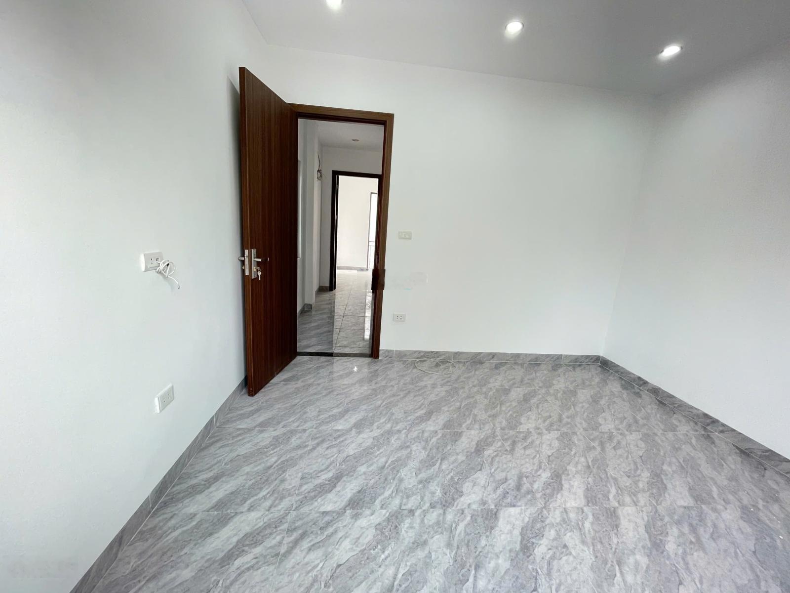 Bán nhà cuối Thuỵ Hương, Chương Mỹ ô tô đỗ cửa, có sân chơi sau nhà siêu rộng:~37m2x3T, 4 phòng