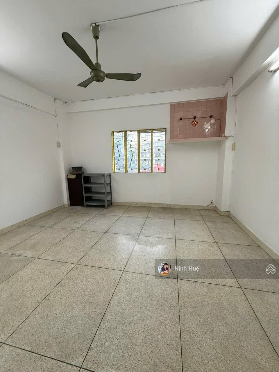 Quận 5 CC Viễn Đông tầng thấp 54m2 lô góc SHR giá 2,85tỷ