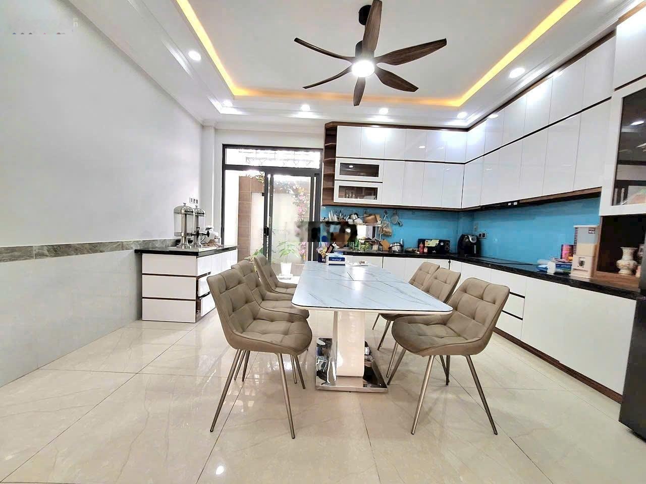 Nhà 3 lầu, sân thượng, view công viên KDC Đào Sư Tích, Phước Kiển, 85m2. Sổ riêng