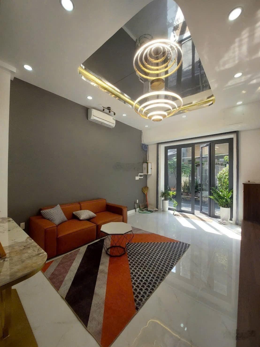 Bán Nhà 1/ HẺM XE HƠI Thông Nguyễn Văn Công, P.3 _ 4m x 15m, 3 Tấm _ Giá bán: 8.8 Tỷ TL