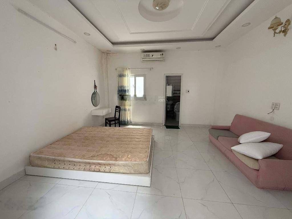 Nhà 4 tầng đường số Tân Quy Quận 7 - 4,5*18m - xe hơi đậu nhà - Giá 13,x Tỷ còn trao đổi