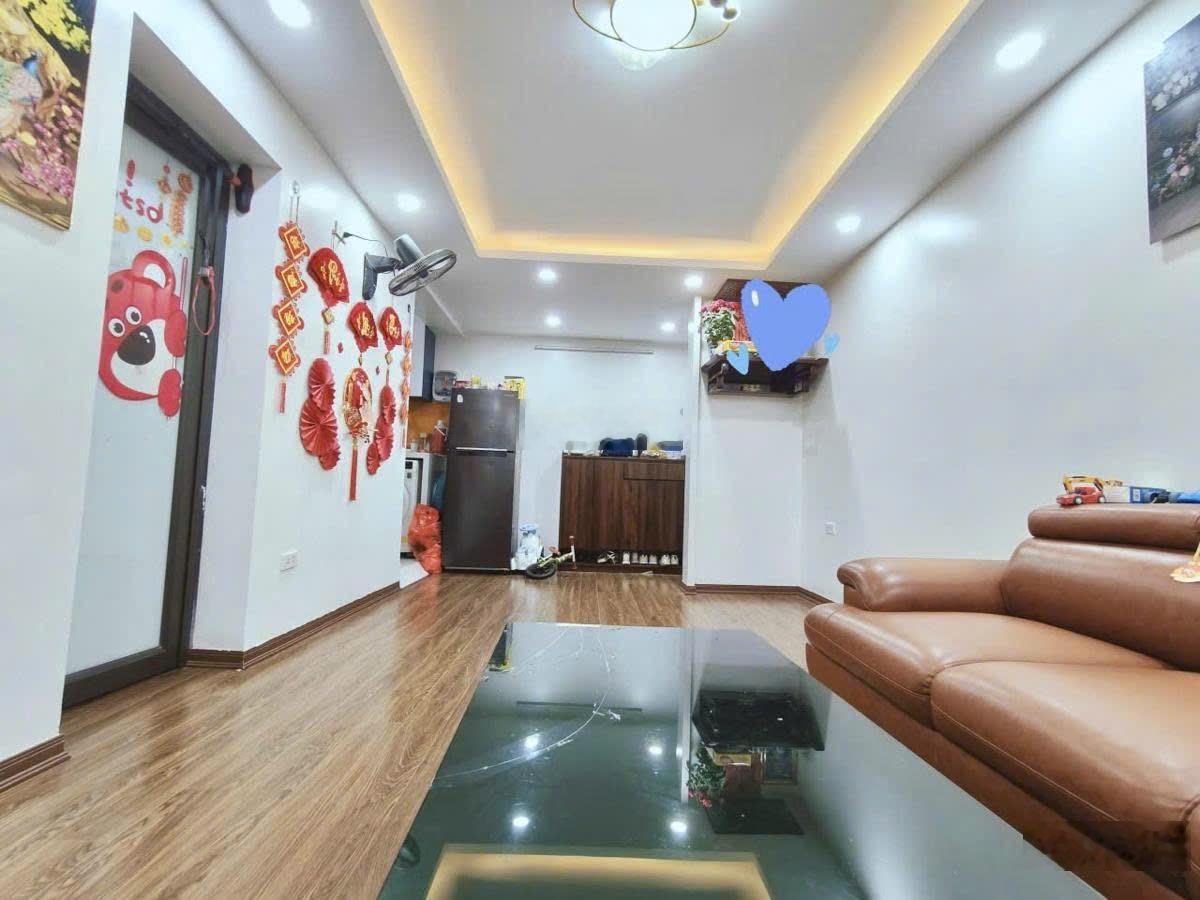 Nhà Đồng Xa, Cầu Giấy, căn góc 3 thoáng, 3 phòng ngủ, 2 vệ sinh, ở ngay, giá tốt