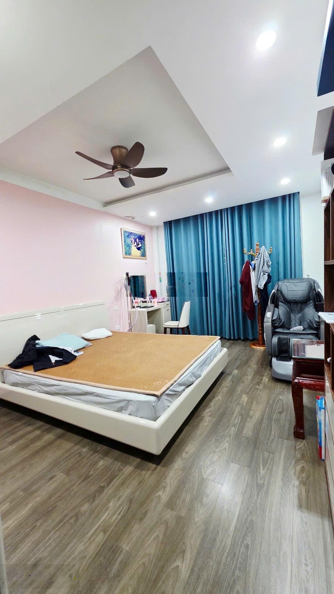 Bán nhà ngay đầu đường Nguyễn Khuyến tiếp giáp Nguyễn Văn Lộc 7 tầng thang máy ôtô giá hơn 15tỷ