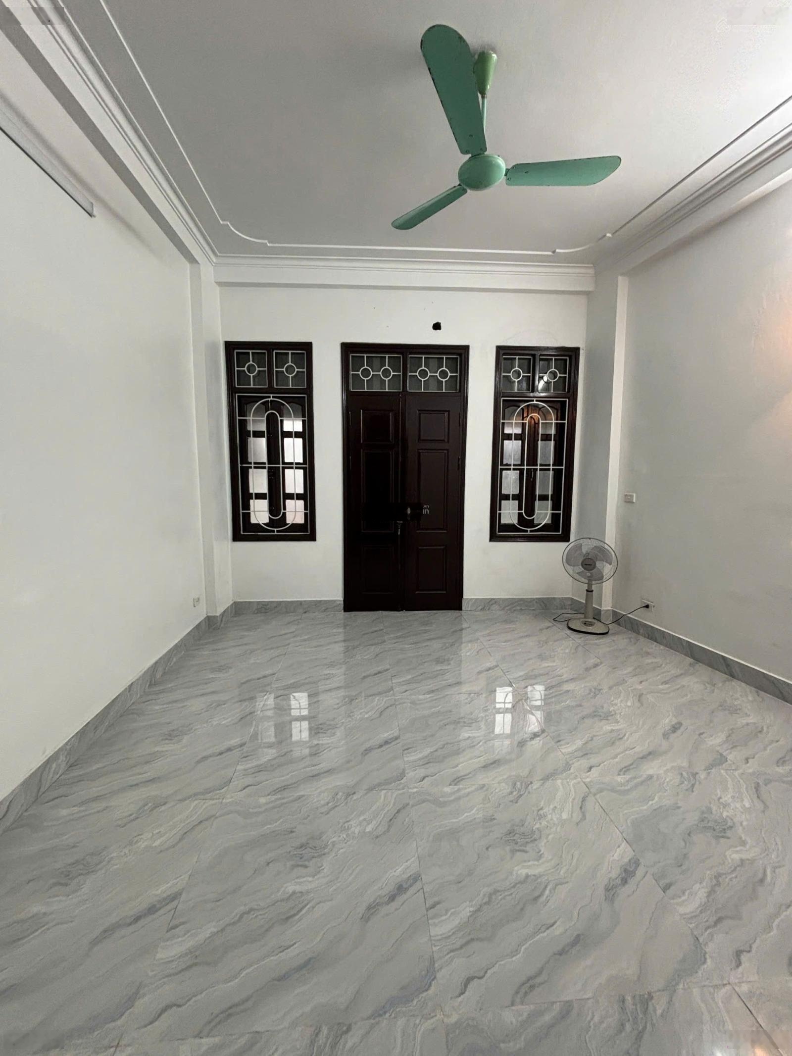 Bán nhà riêng tại phố Phương Mai 5 tầng, 3 ngủ, full nội thất, nhỉnh 8 tỷ