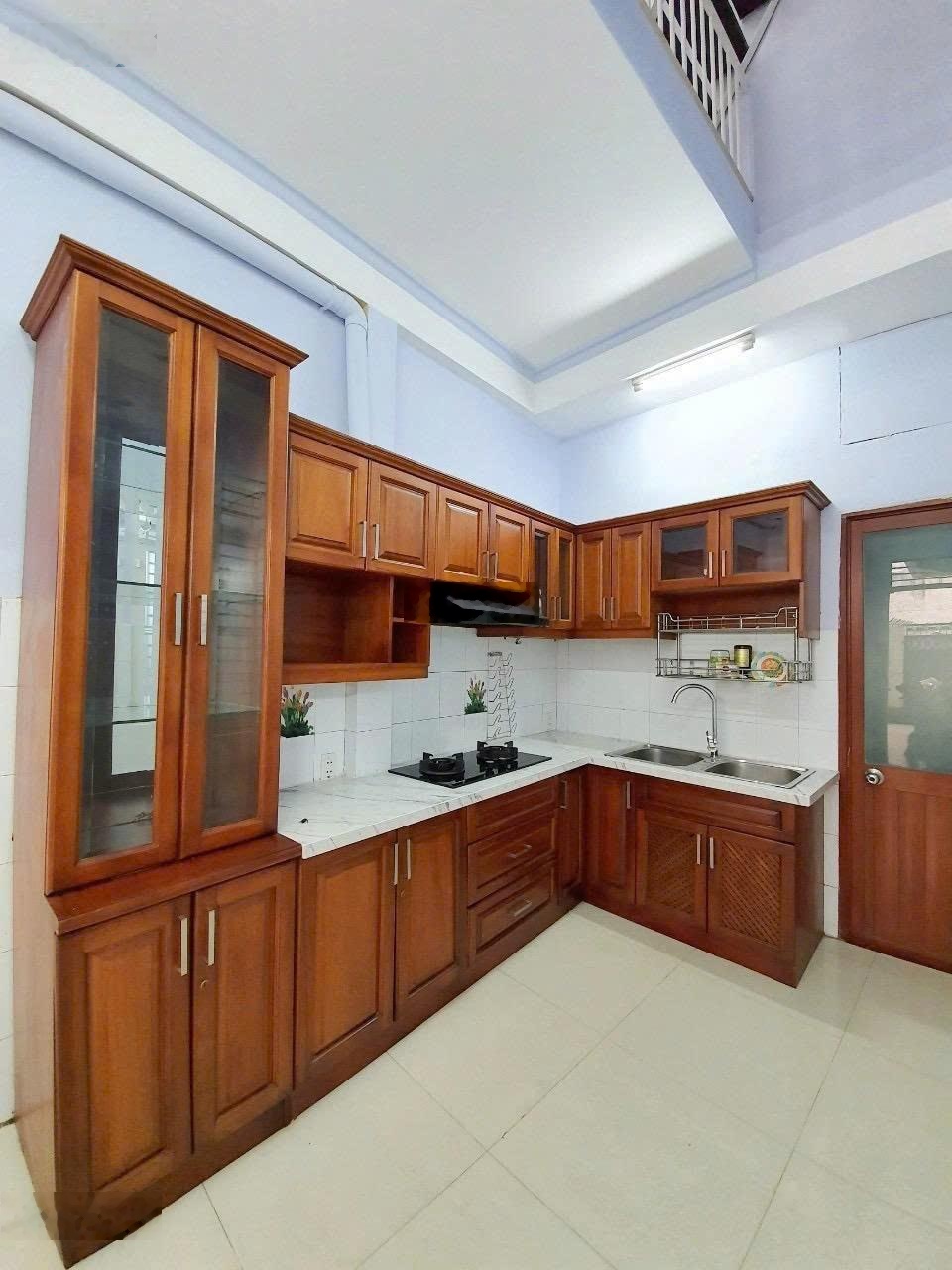 Sát mặt tiền - gần công viên - trục thẳng ra chợ bà chiểu - có sẵn dòng tiền - 12 tỷ thương lượng