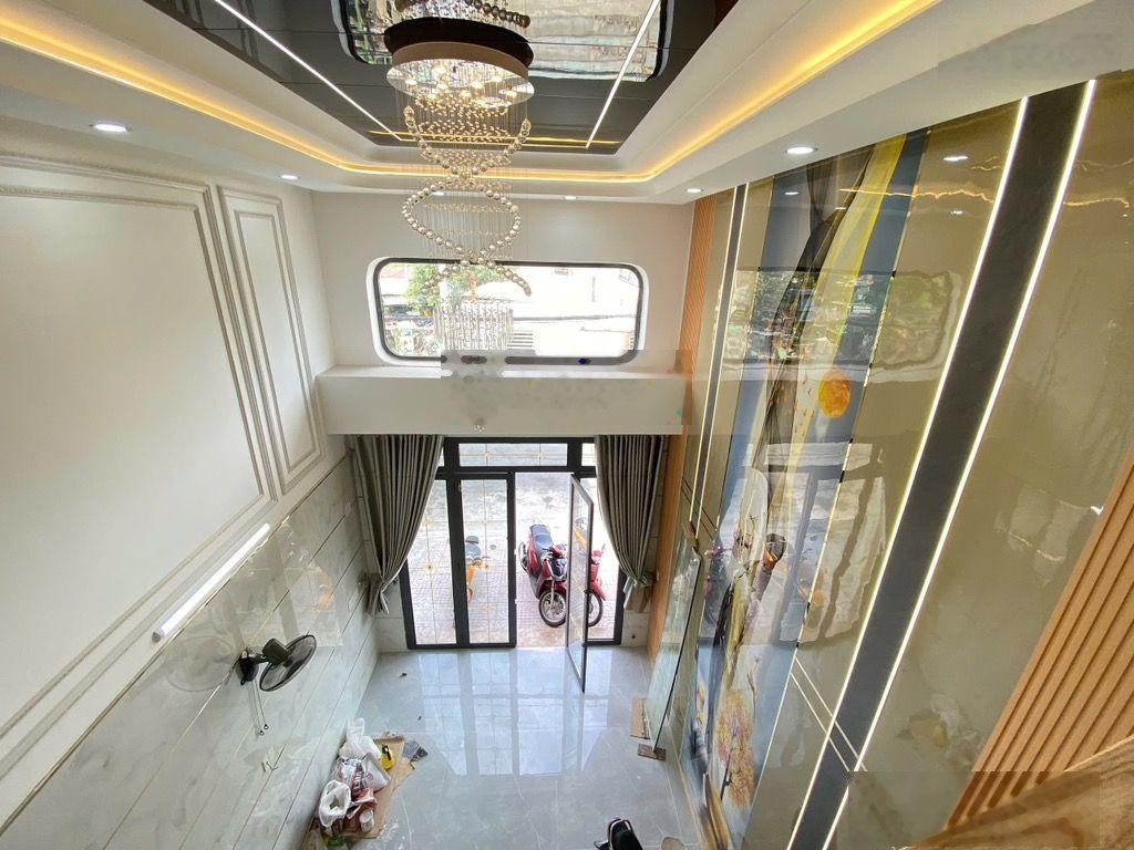 Siêu phẩm nhà phố 5 tầng có thang máy - Hẻm nhựa thông xe tải