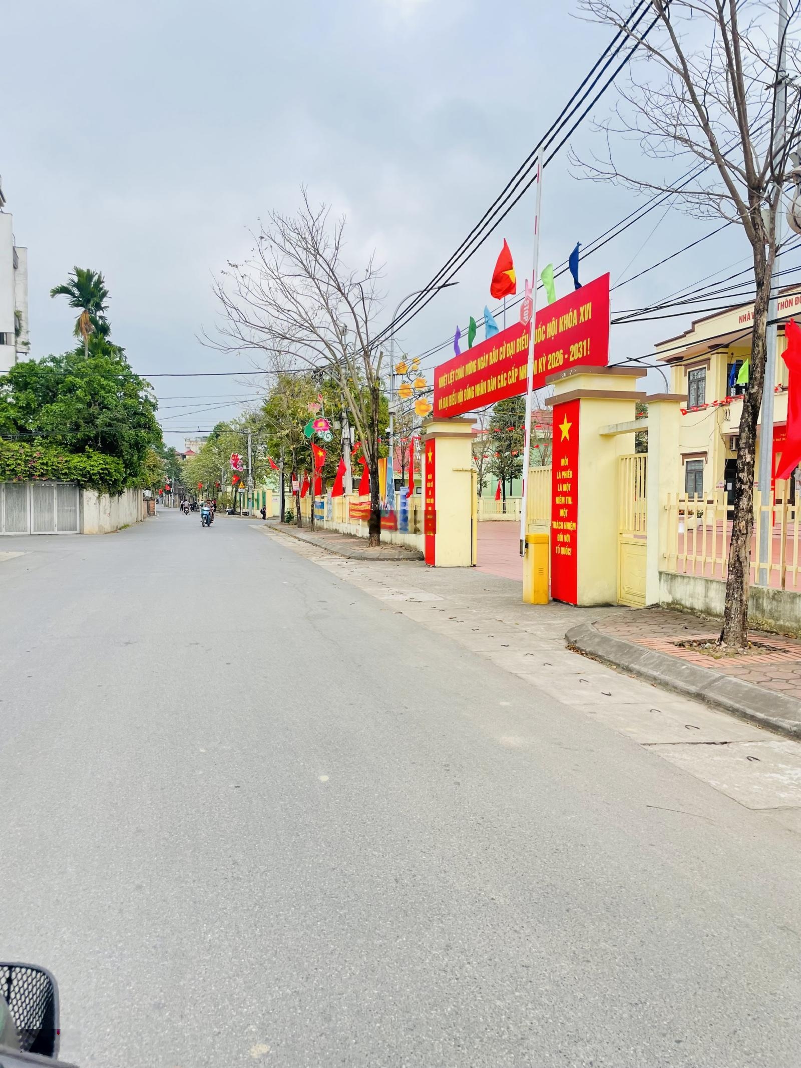 siêu phẩm 85m đấu giá x4 vân nội đường rộng 10m 2 mặt thoáng trước sau ngay sát hồ vân trì ĐA-HN