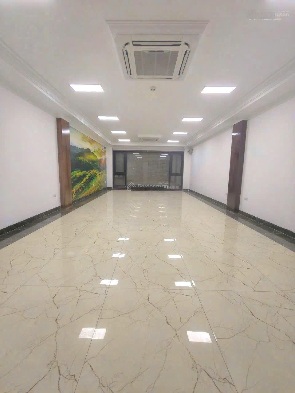 Cho thuê nhà mặt phố vũ phạm hàm cầu giấy nhà mới, 2 mặt tiền, có thang máy.dt 80m x 6t. mt 5m