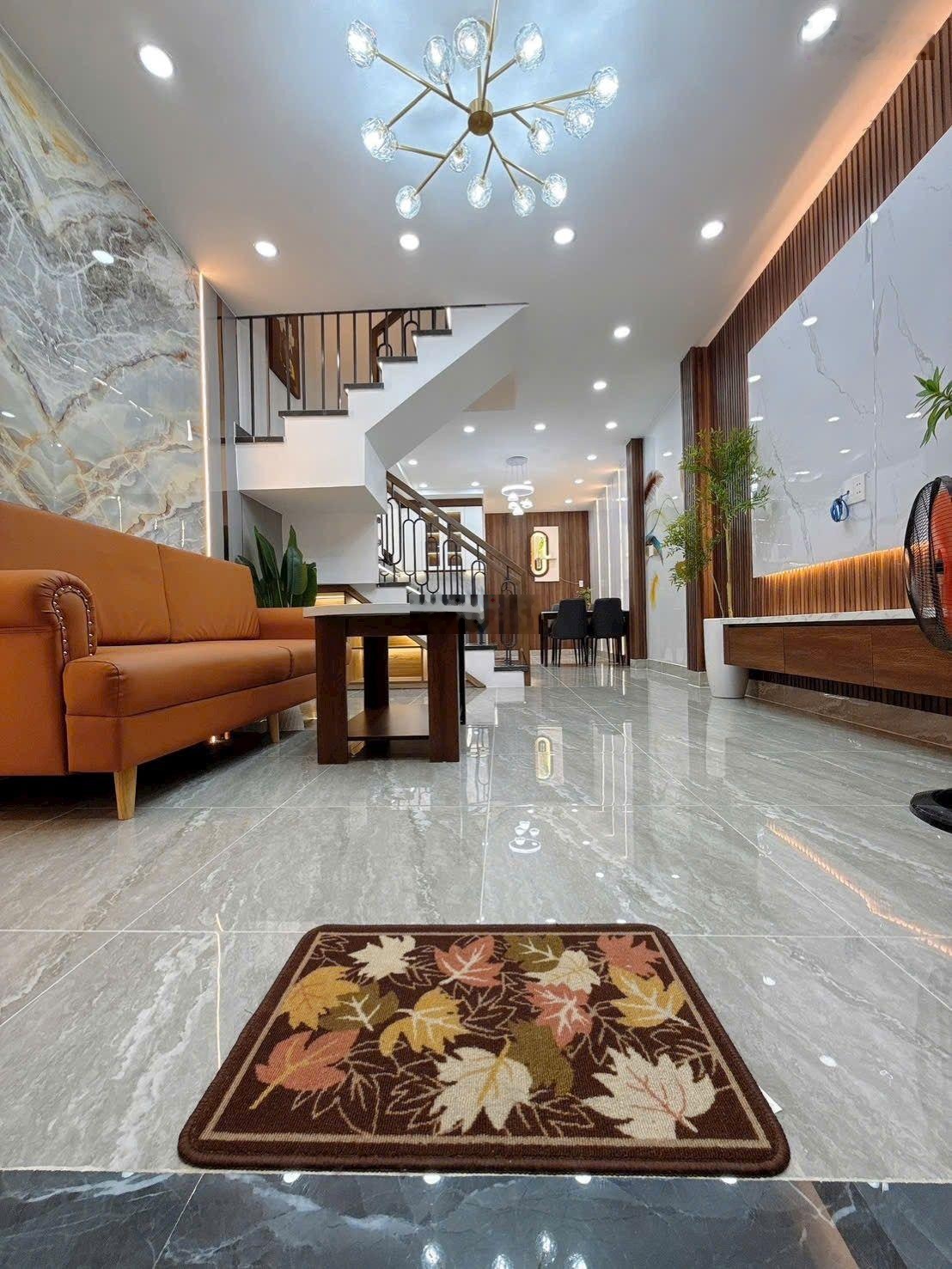 Nhà 3 tầng mới đẹp Full nội thất, sát mặt tiền đường Tân Hòa Đông