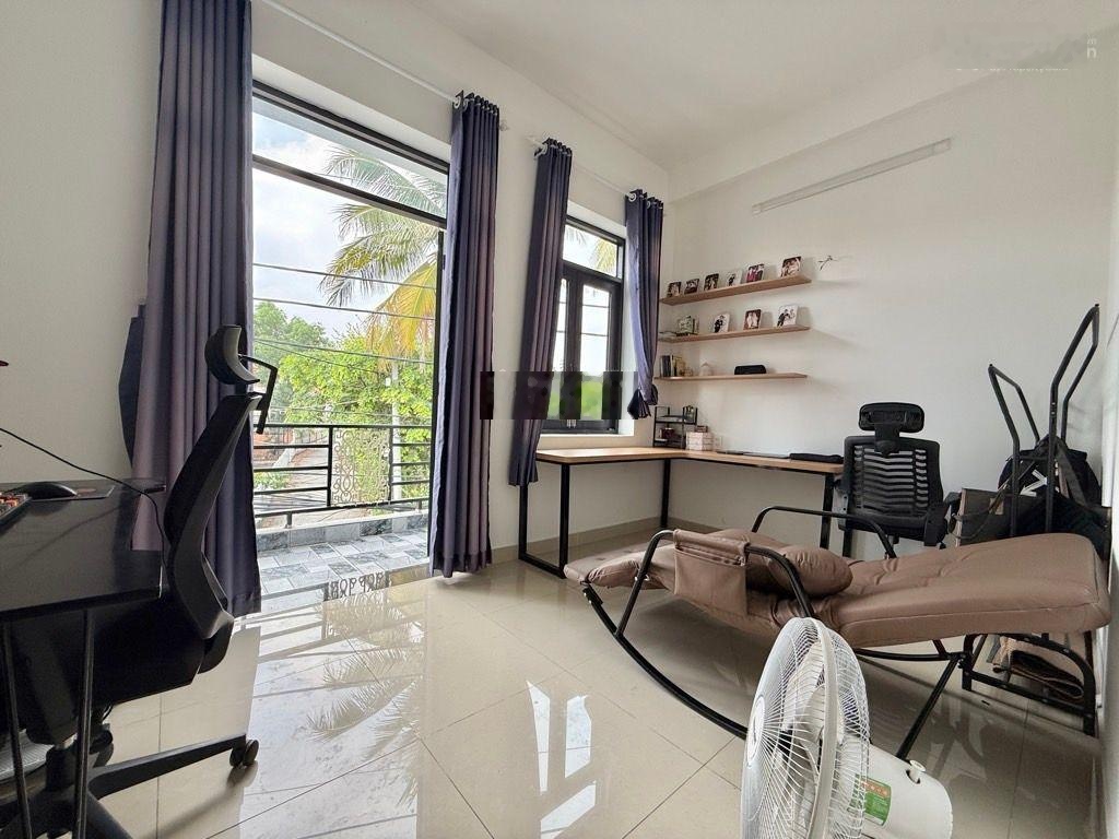 Bán nhà 3 tầng mtkd ngay trường tiêu học phú hữu quận 9 60m2 3pn tây nam sổ hồng chuẩn 6 tỷ