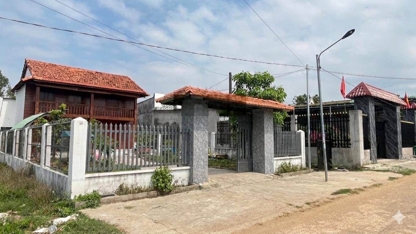 Siêu phẩm nhà gỗ nghỉ dưỡng view "xịn sò" ngay chân núi chứa chan