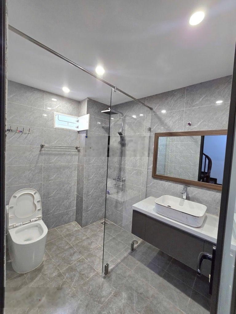 Hồng Mai - Nhà đẹp 2 thoáng - Vị trí trung tâm đẹp - 5m ra ô tô - Xem là thích