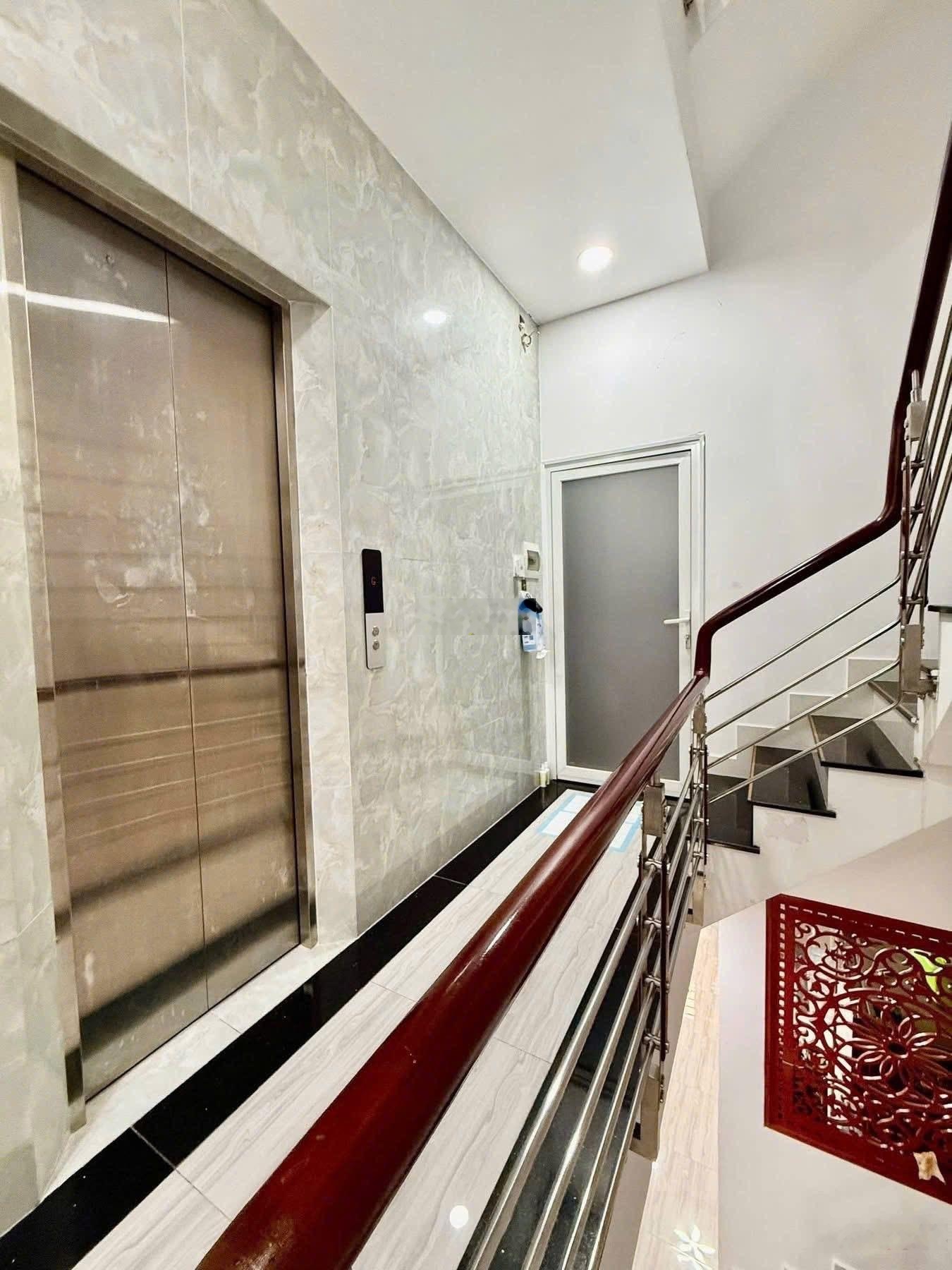 Bán nhà đẹp bình tân - 6 tầng (4x16) - thang máy - điện năng lượng mặt trời - đường 10m - xe tải