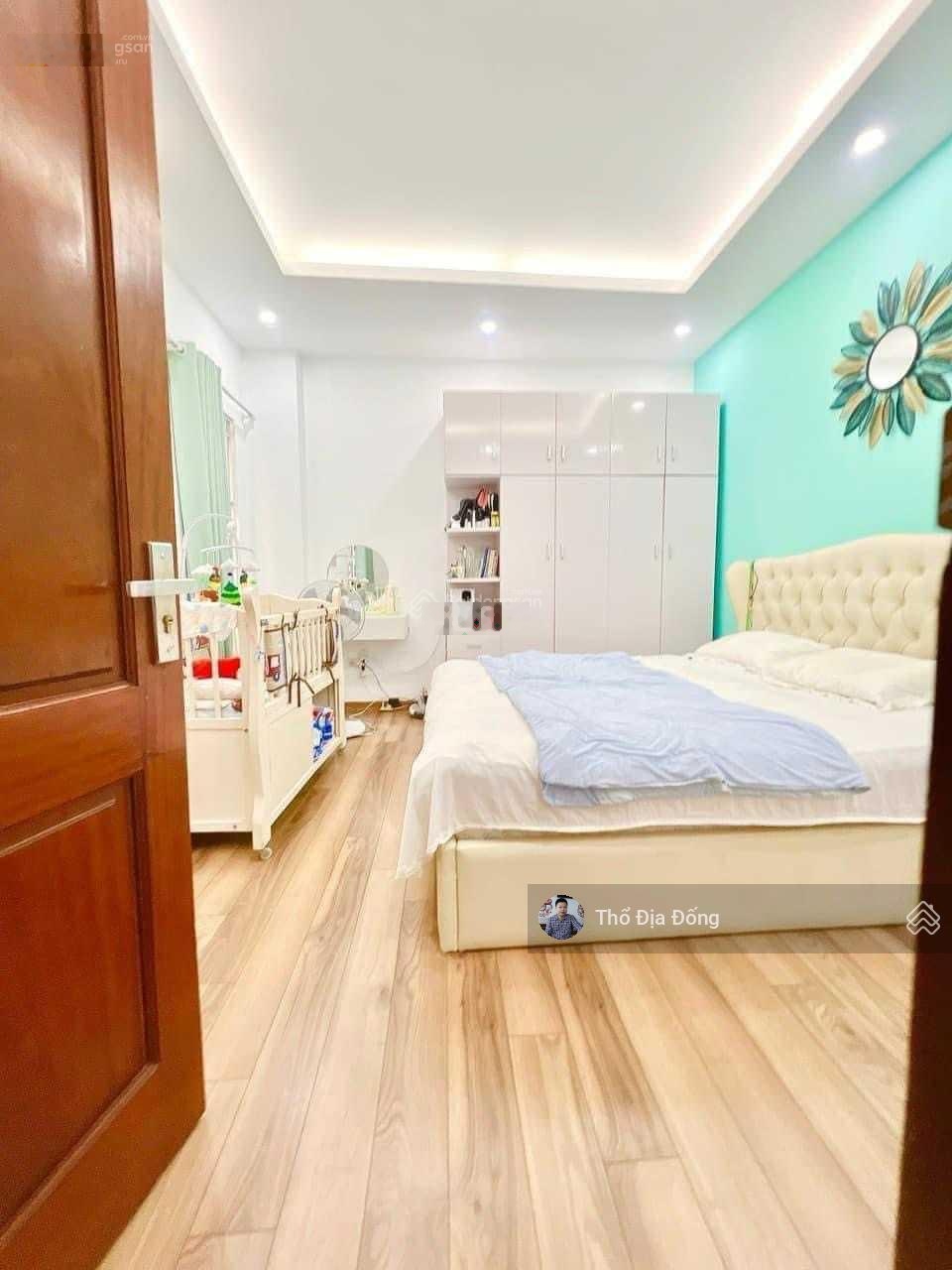 Độc nhất! Hoàng Cầu Nguyễn Phúc Lai ngõ nông gần ô tô, 30m ra phố, nhà đẹp ở ngay ngõ nông rộng