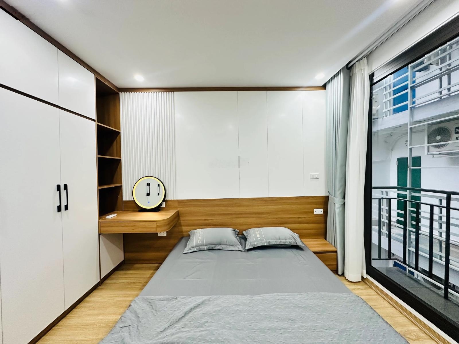 Chính chủ bán căn nhà dòng tiền khủng Đ. Hồ Tùng Mậu, Mai Dịch, Cầu Giấy DT 98m2 7T MT 6,8m 18,8 tỷ