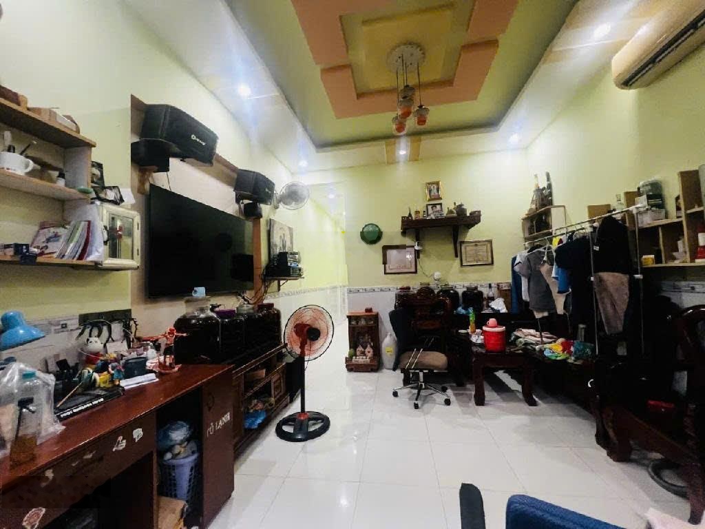 Bán NR 2PN, 1WC, 68m2 tại đường Số 6, Trường Thọ, Thủ Đức, 5,3 tỷ