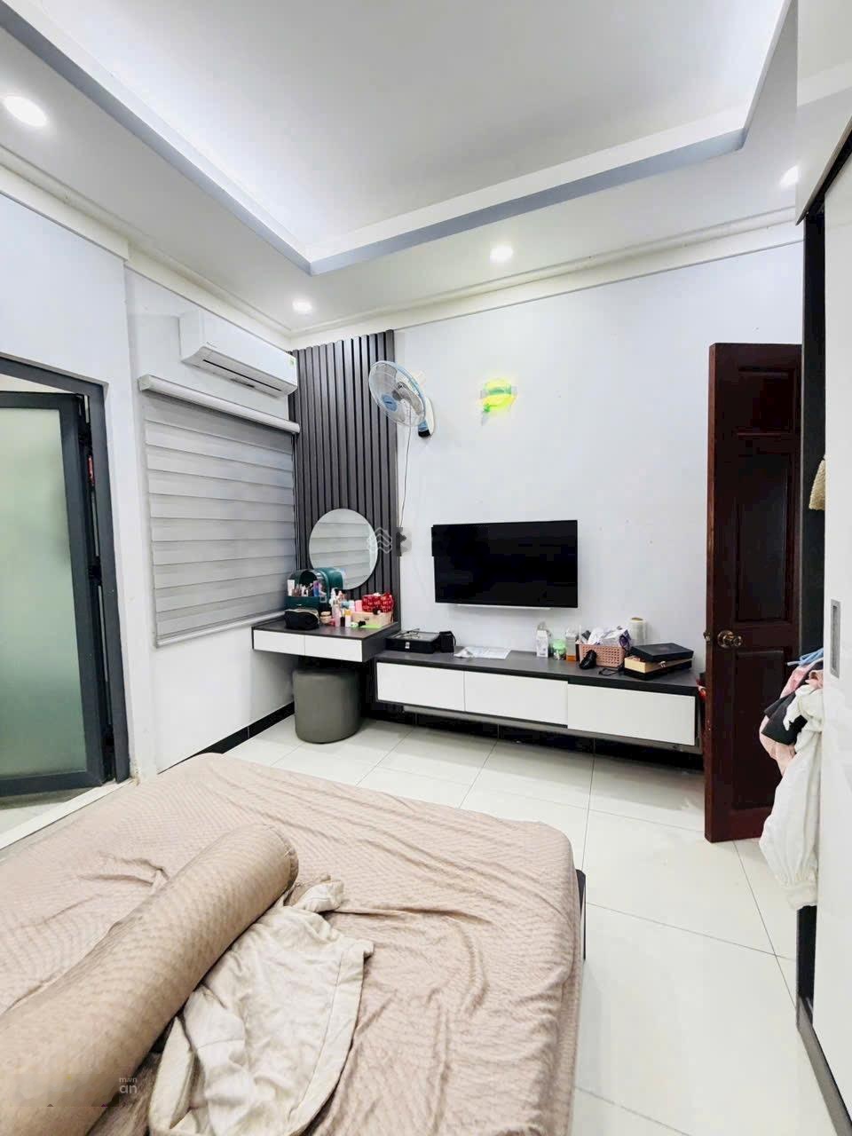 Bán nhà 1/ TX25, nhà trệt 2 lầu + tum. Đường betong 6m
