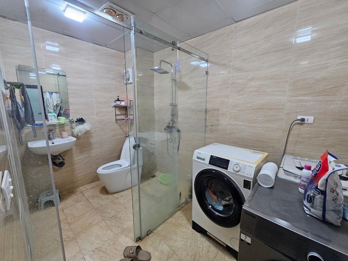 Bán nhà ngõ 98 Thái Hà, DT 30m2 x 4.5 tầng, phân lô ô tô tránh, 50m ra MP Thái Hà, Đống Đa